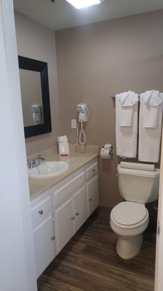 Rancho San Diego Inn & Suites เอลคาฮอน ภายนอก รูปภาพ