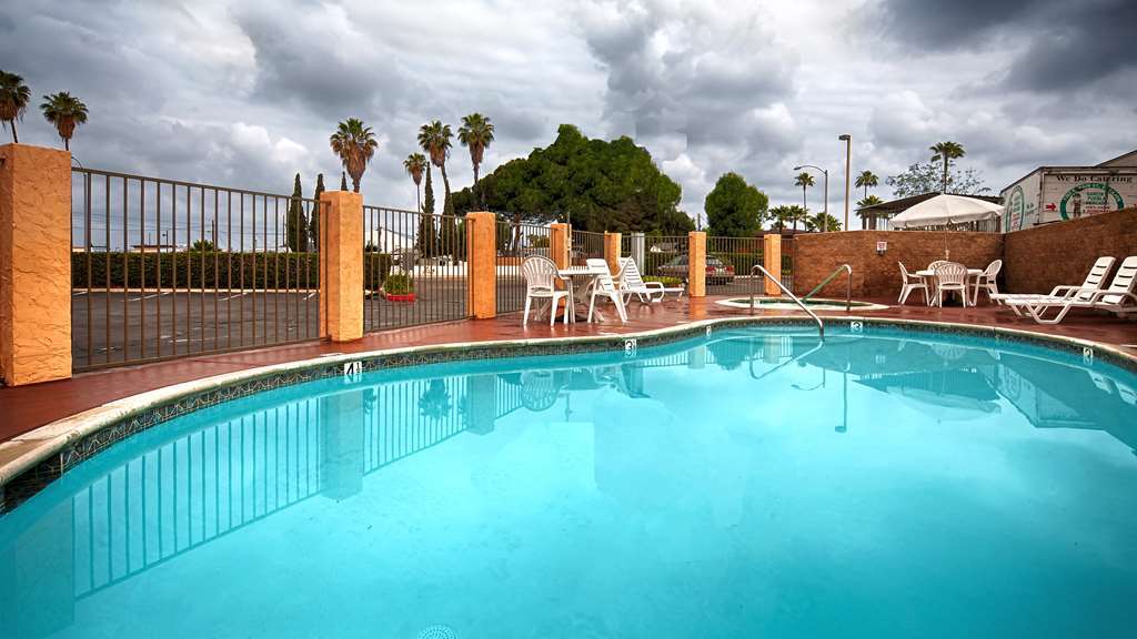 Rancho San Diego Inn & Suites เอลคาฮอน สิ่งอำนวยความสะดวก รูปภาพ