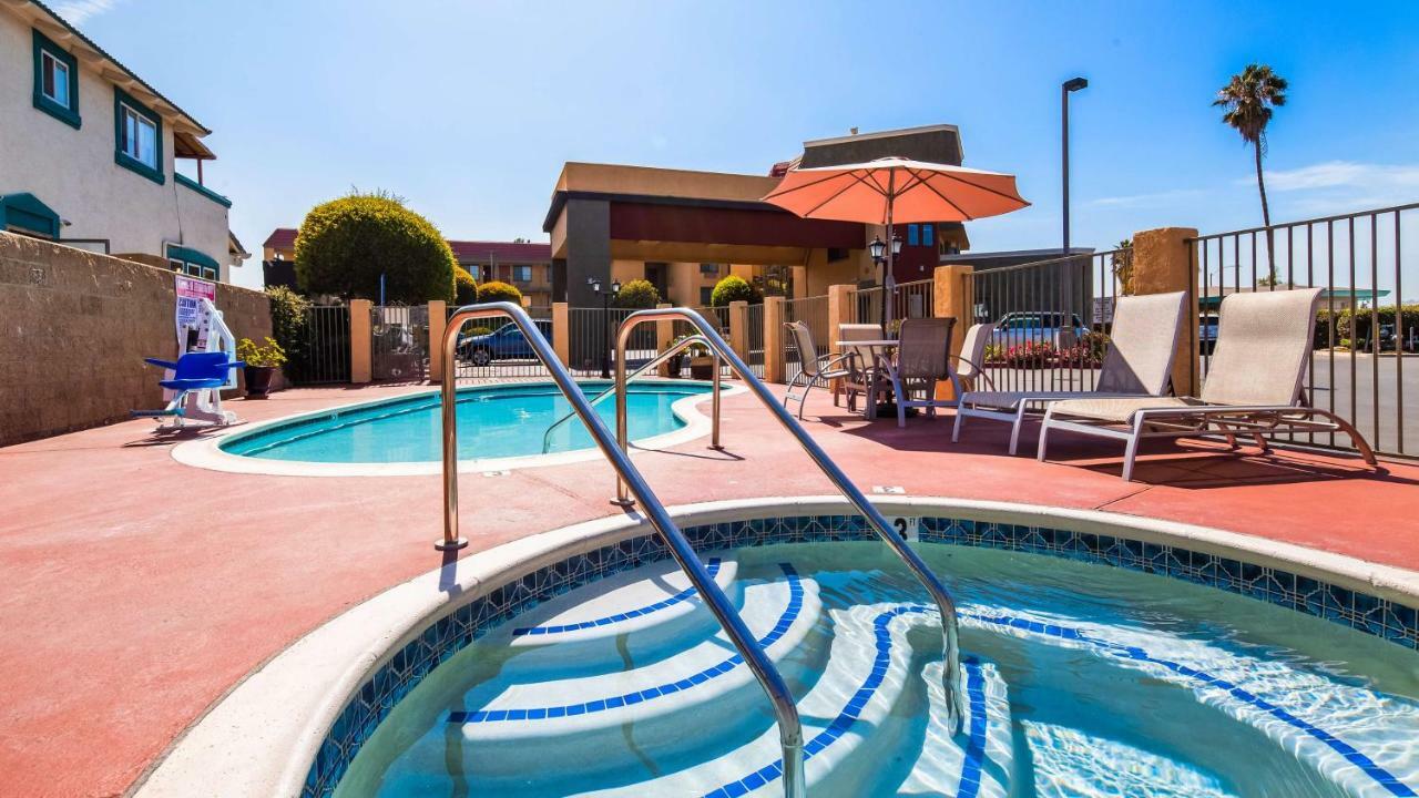 Rancho San Diego Inn & Suites เอลคาฮอน ภายนอก รูปภาพ